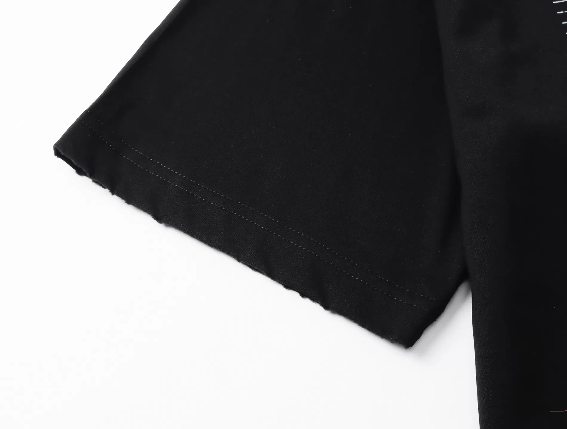 【 . Quality】BALENCI*GA/ .SS 26 New Arrival 。 Balenclag* 🏝️ T 。 Retro 。 . Authentic 。 ！ ZP 。 260 ， . ， ， 。 。 ， 。 OS . Same Style ：BL 263783 ：Black Size：XS S M L